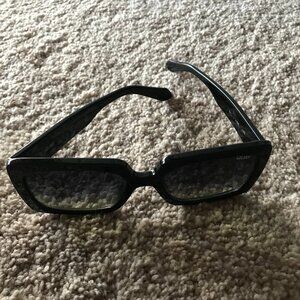 Black sunglasses by Quay